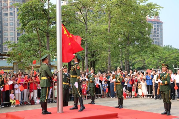 伯乐配资 万人空巷！花都炭步双节期间火爆出圈